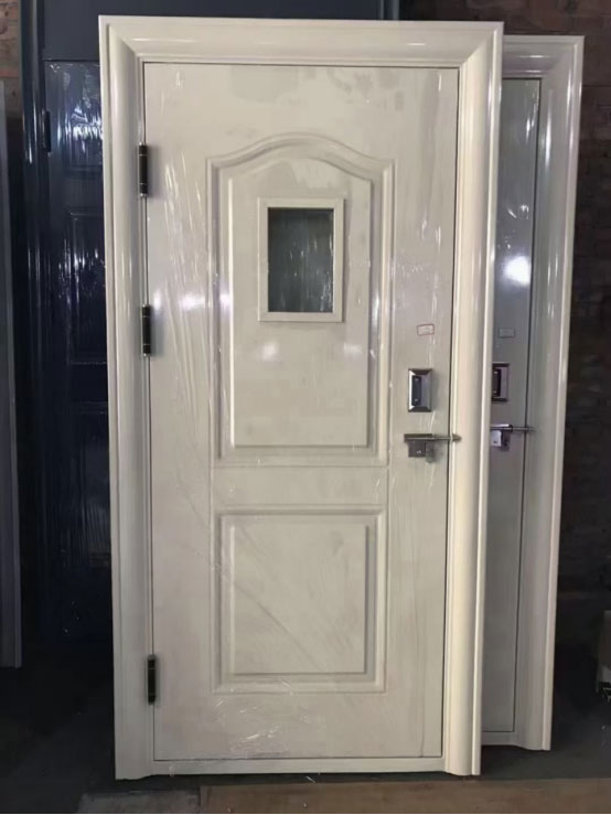 甘泉学校教室门