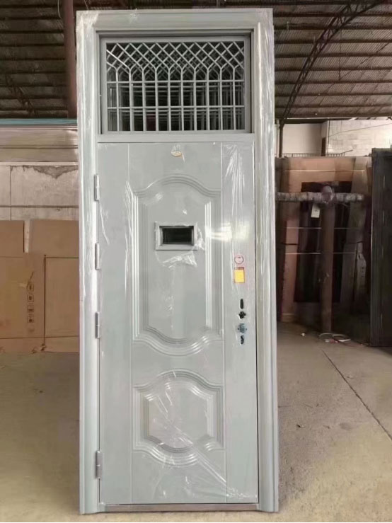 甘泉学校教室门