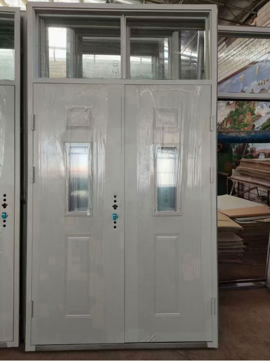 甘泉学校教室门 甘泉学校教室门