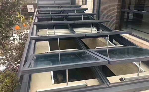 某轨道交通车辆维修车间甘泉排烟窗应用